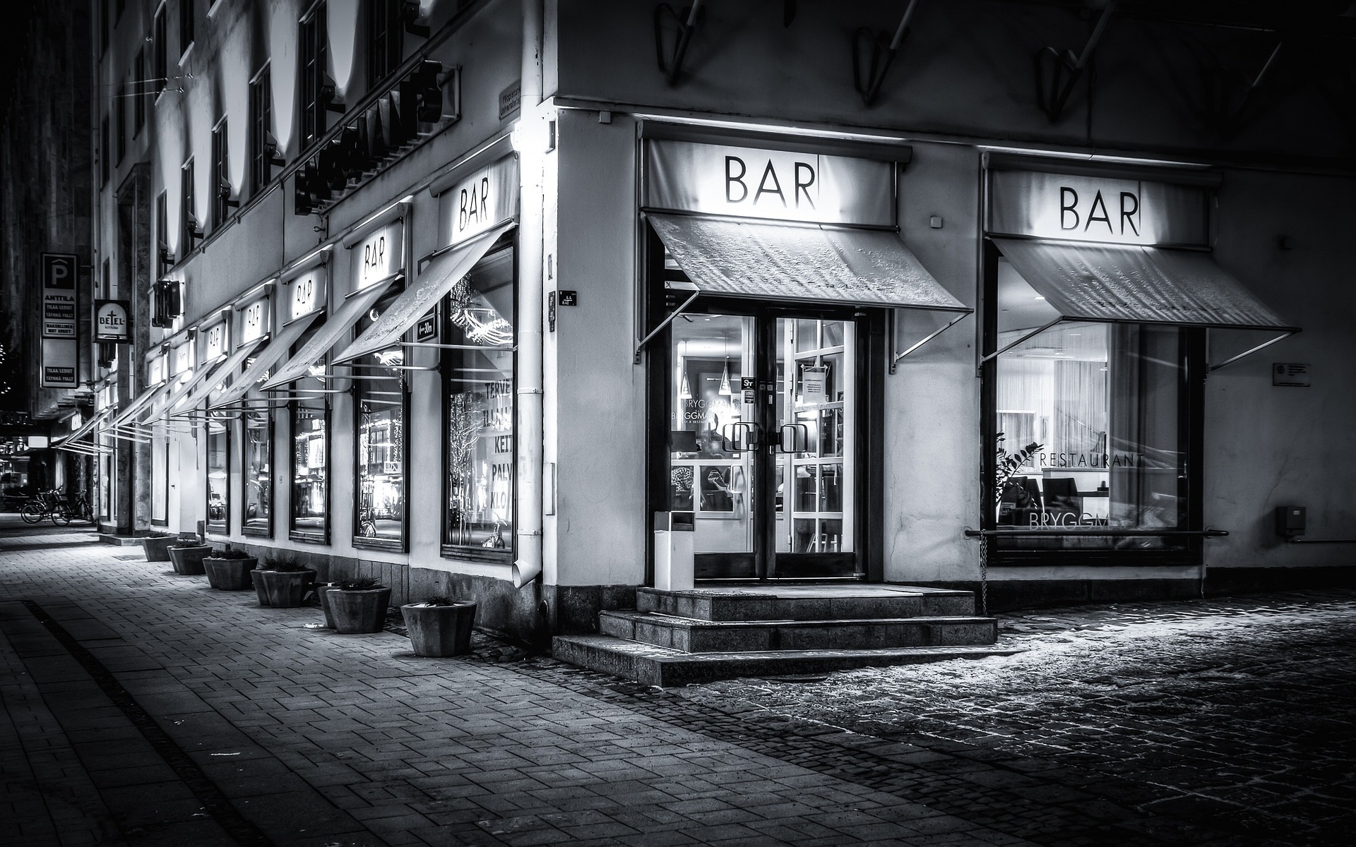 Guide to Calgary’s Best Bars and Nightclubs (2025)
